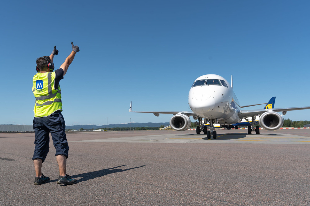 Menzies-Aviation-Ryainair-Renewal-Image.jpg
