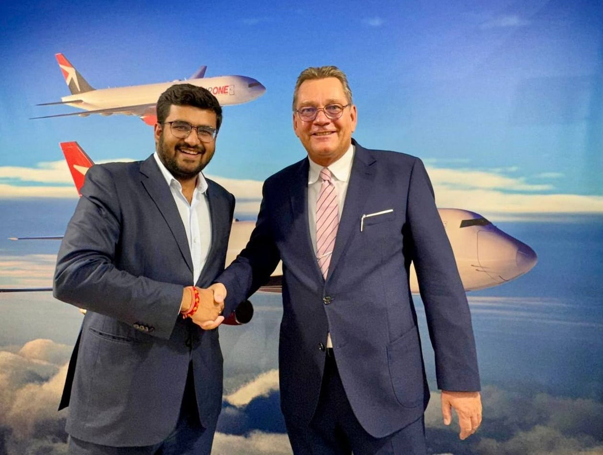 Guneet-Mirchandani-Executive-Chairman-of-AIR-ONE-and-Ingo-Zimmer-CEO-of-ATC-Aviation-Services-AG-cel.jpeg