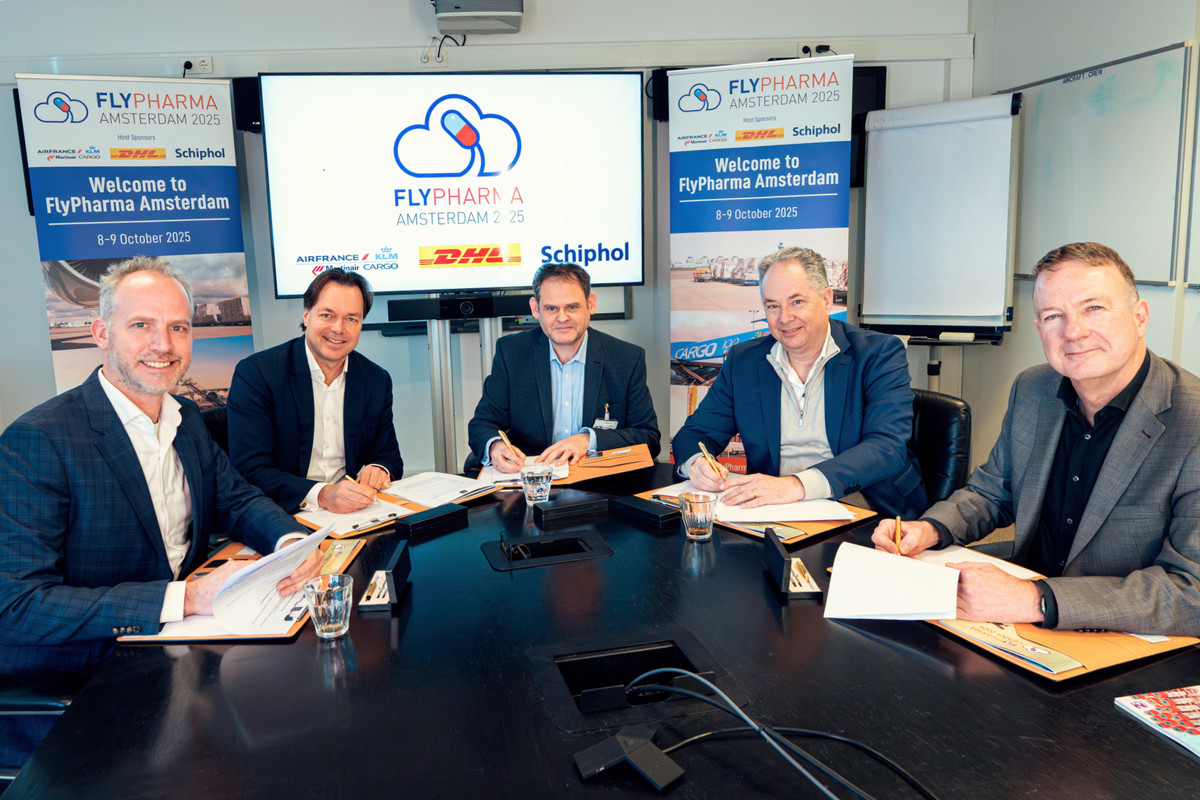 FlyPharma-Sponsor-Signing-hires-27-01-25.jpeg